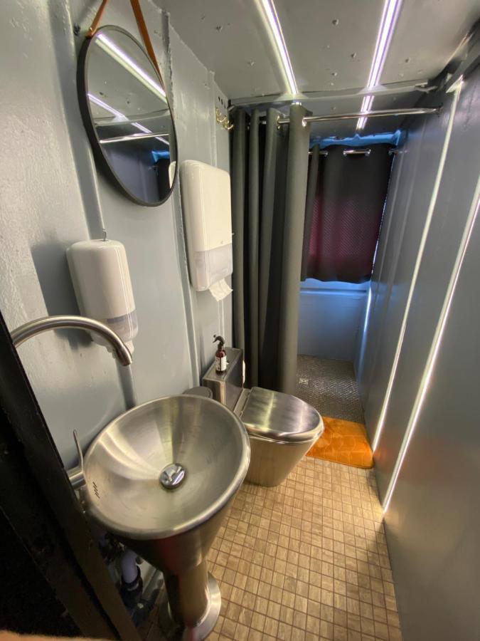 Modernus Kambarys Barzoje Ant Nemuno Hotel Kaunas Luaran gambar
