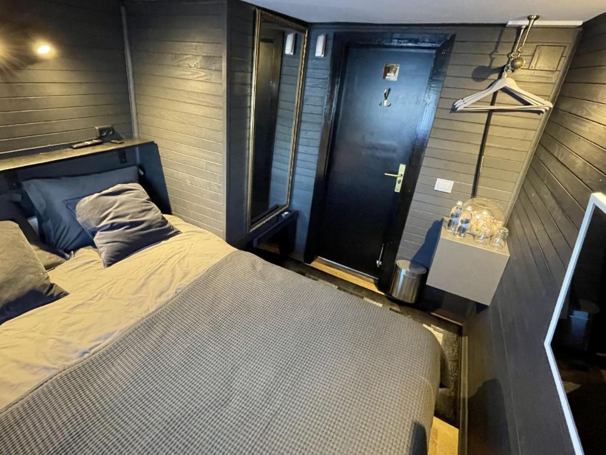 Modernus Kambarys Barzoje Ant Nemuno Hotel Kaunas Luaran gambar
